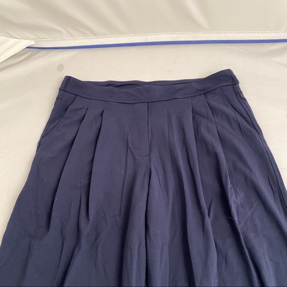 Lululemon navy pleated wide leg cropped pants - Picture 6 of 12